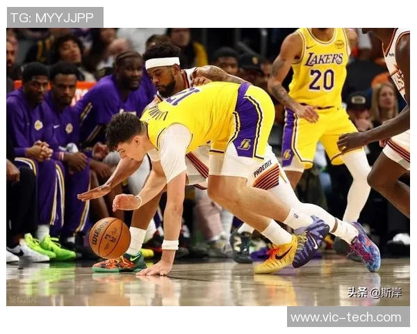 2014年湖人与山猫的激烈对决回顾与精彩瞬间分析