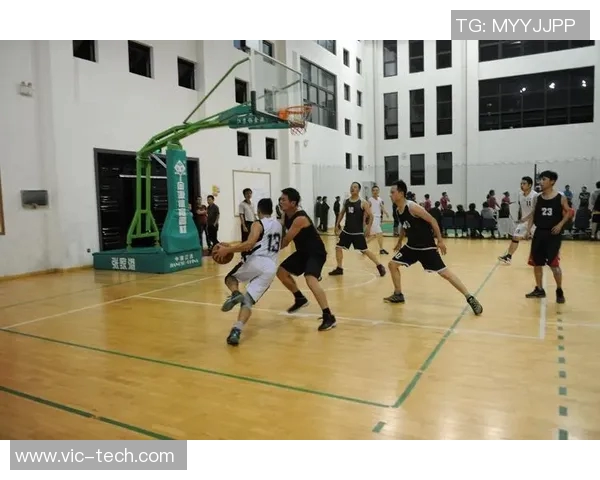 南京篮球队的奋斗历程与冠军赛背后的故事揭秘